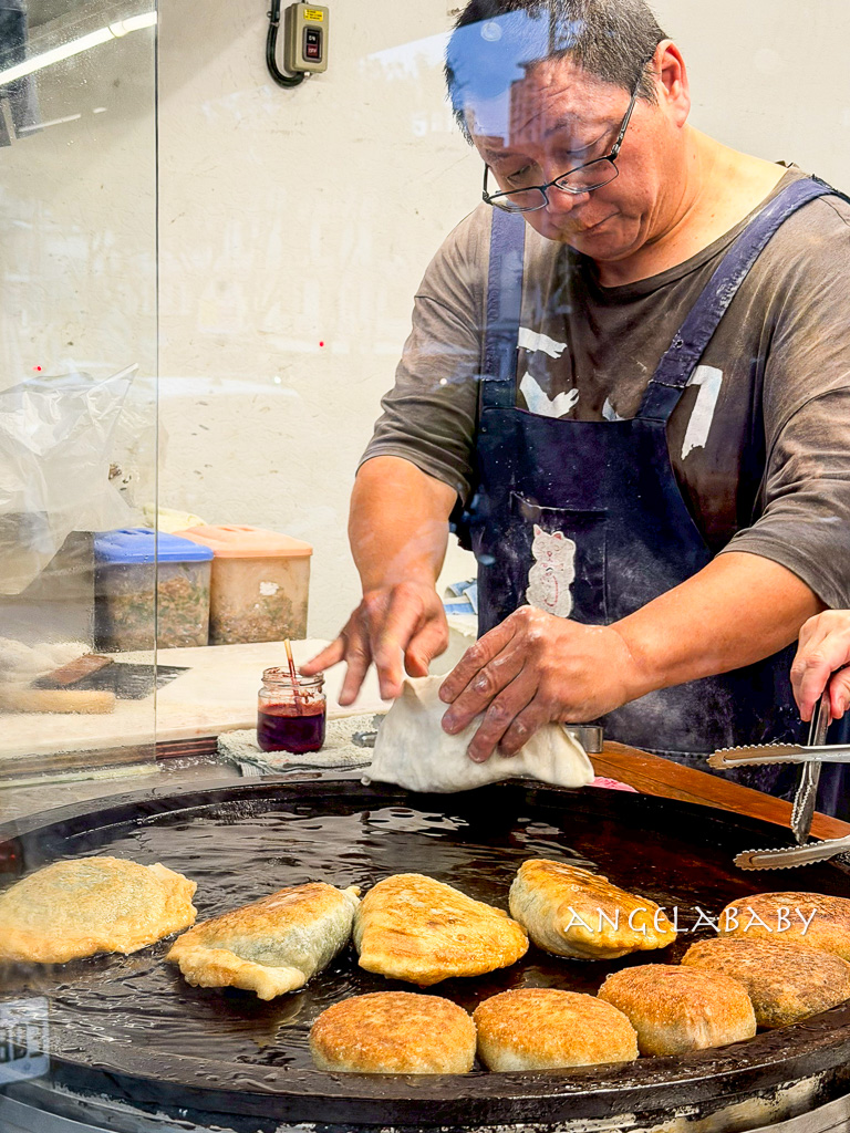新莊爆漿餡餅『吳記北平餡餅專賣店』訂購方式、口味價格、餡餅界的天花板 @梅格(Angelababy)享樂日記