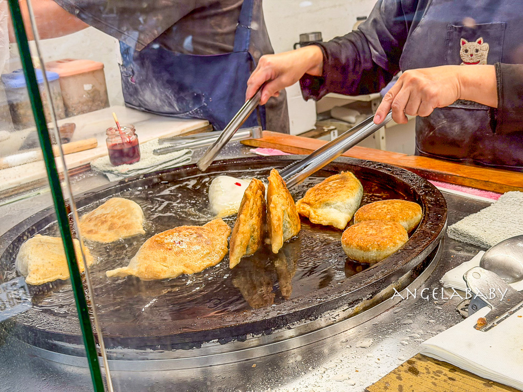 新莊爆漿餡餅『吳記北平餡餅專賣店』訂購方式、口味價格、餡餅界的天花板 @梅格(Angelababy)享樂日記