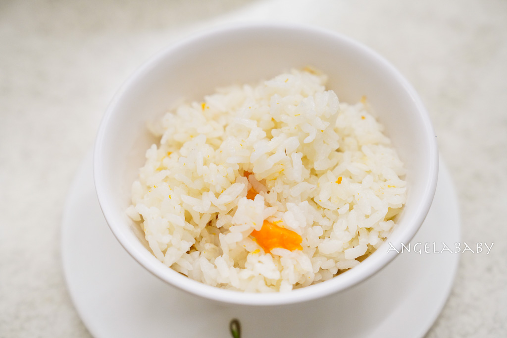 竹南人從小吃到大的人情味海產『阿標海產店』連總統政商都是座上嘉賓、苗栗之光唯一500盤推薦 @梅格(Angelababy)享樂日記