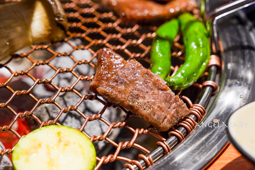 釜山西面烤肉推薦『西面九號韓牛』肉質太強豪華套餐還附上一瓶燒酒超讚 @梅格(Angelababy)享樂日記 釜山西面烤肉推薦『西面九號韓牛』肉質太強豪華套餐還附上一瓶燒酒超讚 @梅格(Angelababy)享樂日記