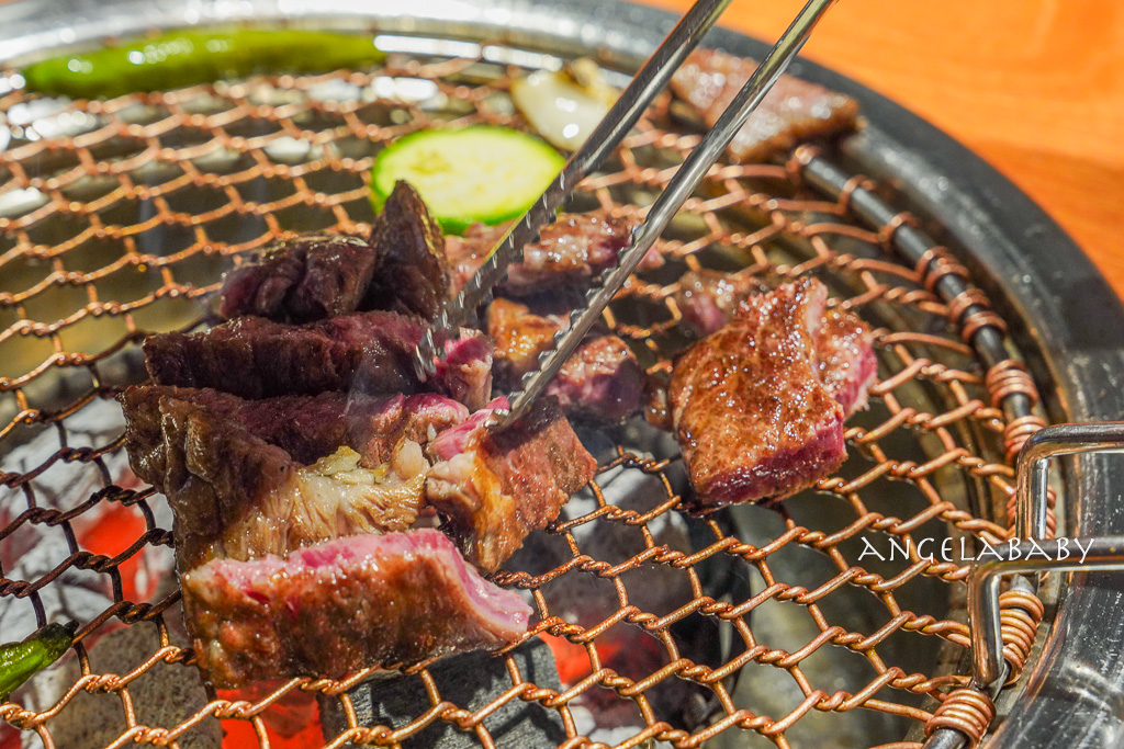 釜山西面烤肉推薦『西面九號韓牛』肉質太強豪華套餐還附上一瓶燒酒超讚 @梅格(Angelababy)享樂日記