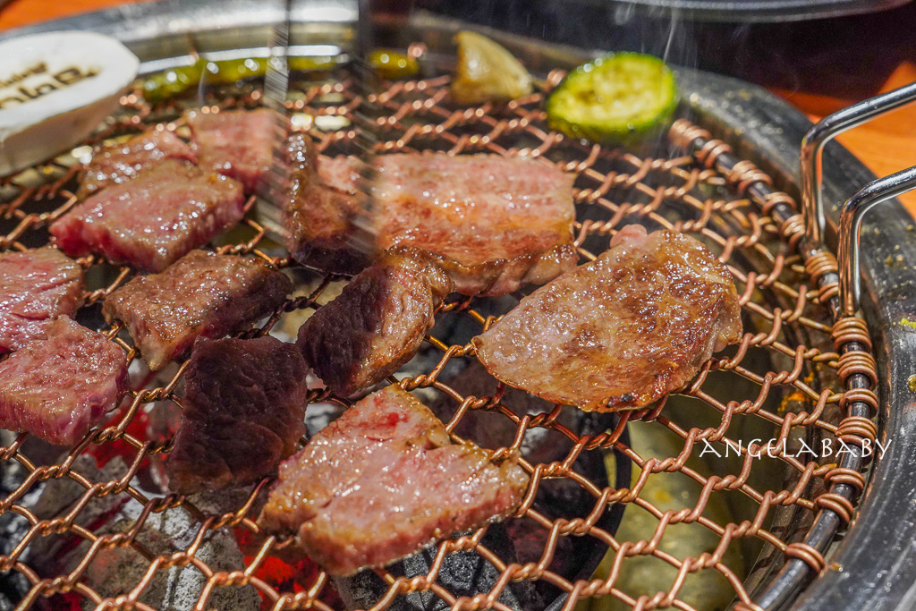 釜山西面烤肉推薦『西面九號韓牛』肉質太強豪華套餐還附上一瓶燒酒超讚 @梅格(Angelababy)享樂日記