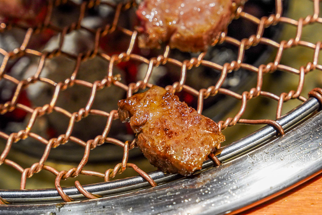 釜山西面烤肉推薦『西面九號韓牛』肉質太強豪華套餐還附上一瓶燒酒超讚 @梅格(Angelababy)享樂日記 釜山西面烤肉推薦『西面九號韓牛』肉質太強豪華套餐還附上一瓶燒酒超讚 @梅格(Angelababy)享樂日記