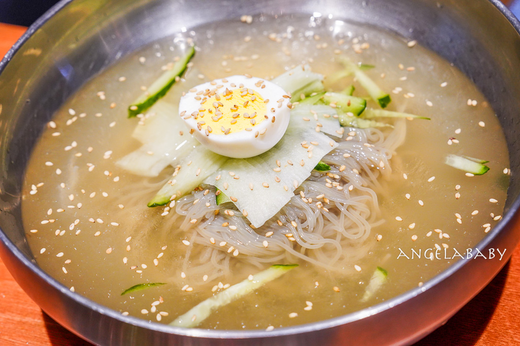 釜山西面烤肉推薦『西面九號韓牛』肉質太強豪華套餐還附上一瓶燒酒超讚 @梅格(Angelababy)享樂日記