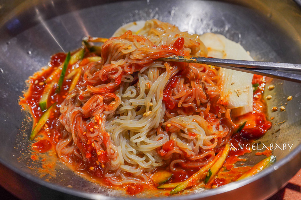 釜山西面烤肉推薦『西面九號韓牛』肉質太強豪華套餐還附上一瓶燒酒超讚 @梅格(Angelababy)享樂日記 釜山西面烤肉推薦『西面九號韓牛』肉質太強豪華套餐還附上一瓶燒酒超讚 @梅格(Angelababy)享樂日記