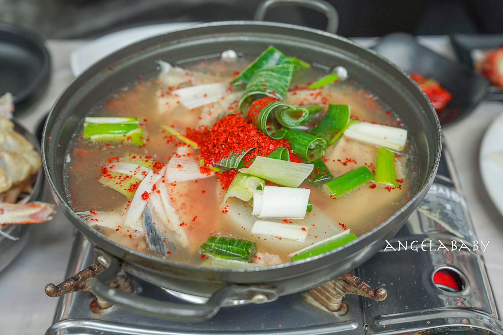 釜山浦項美食｜竹島市場吃螃蟹推薦『삼형제횟집』人均1000吃帝王蟹大餐 @梅格(Angelababy)享樂日記