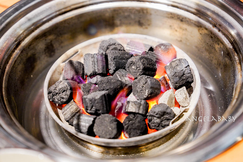 釜山站烤韓牛推薦『우겹다짐』牛層侤音菜單、人均千元吃1++韓牛 @梅格(Angelababy)享樂日記