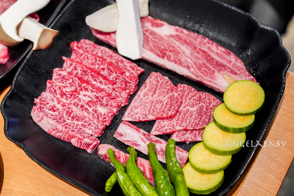 釜山站烤韓牛推薦『우겹다짐』牛層侤音菜單、人均千元吃1++韓牛 @梅格(Angelababy)享樂日記