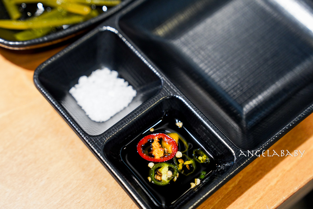 釜山站烤韓牛推薦『우겹다짐』牛層侤音菜單、人均千元吃1++韓牛 @梅格(Angelababy)享樂日記