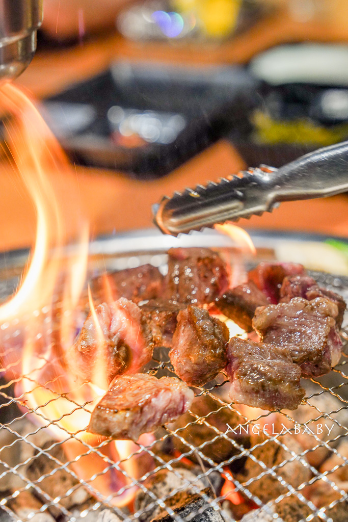 釜山站烤韓牛推薦『우겹다짐』牛層侤音菜單、人均千元吃1++韓牛 @梅格(Angelababy)享樂日記