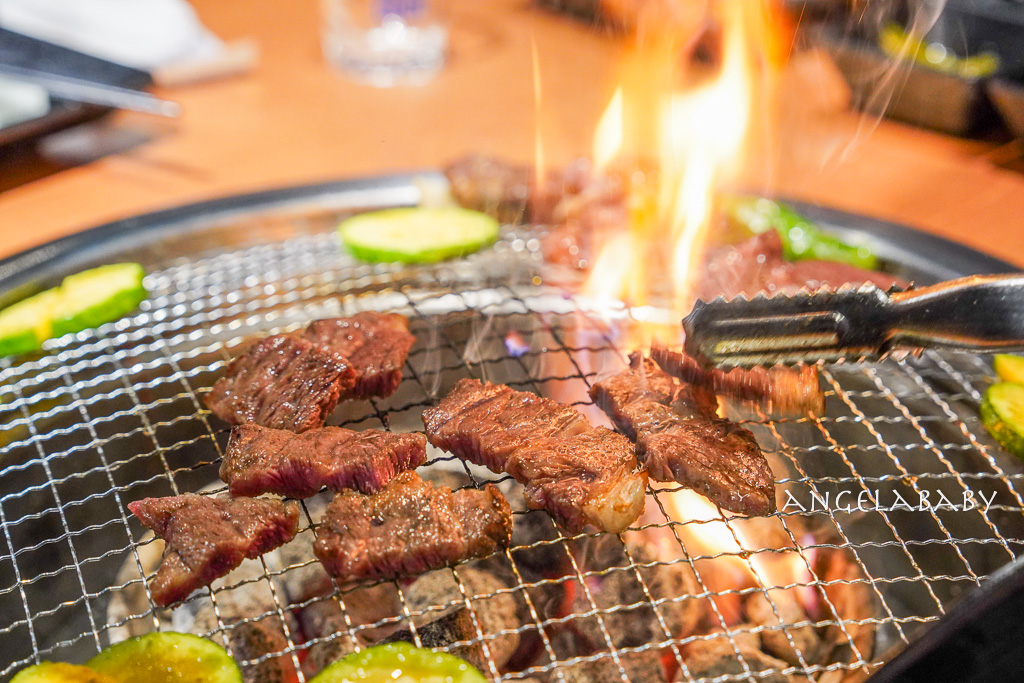 釜山站烤韓牛推薦『우겹다짐』牛層侤音菜單、人均千元吃1++韓牛 @梅格(Angelababy)享樂日記