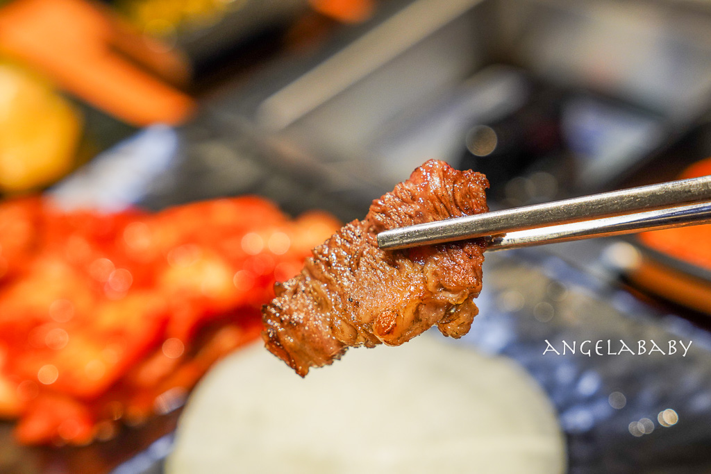 釜山站烤韓牛推薦『우겹다짐』牛層侤音菜單、人均千元吃1++韓牛 @梅格(Angelababy)享樂日記