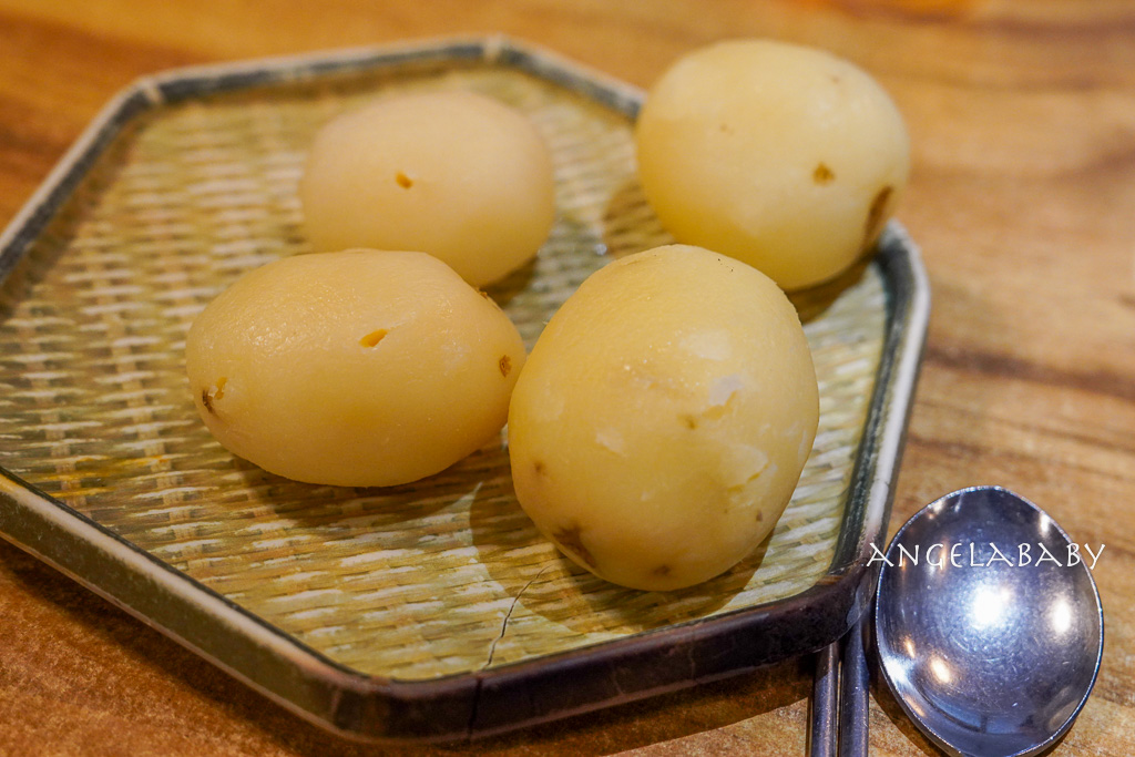 機張美食｜巨無霸鐵鍋馬鈴薯豬脊骨湯『정관왕감자탕 정관본점』王土豆湯總店 @梅格(Angelababy)享樂日記