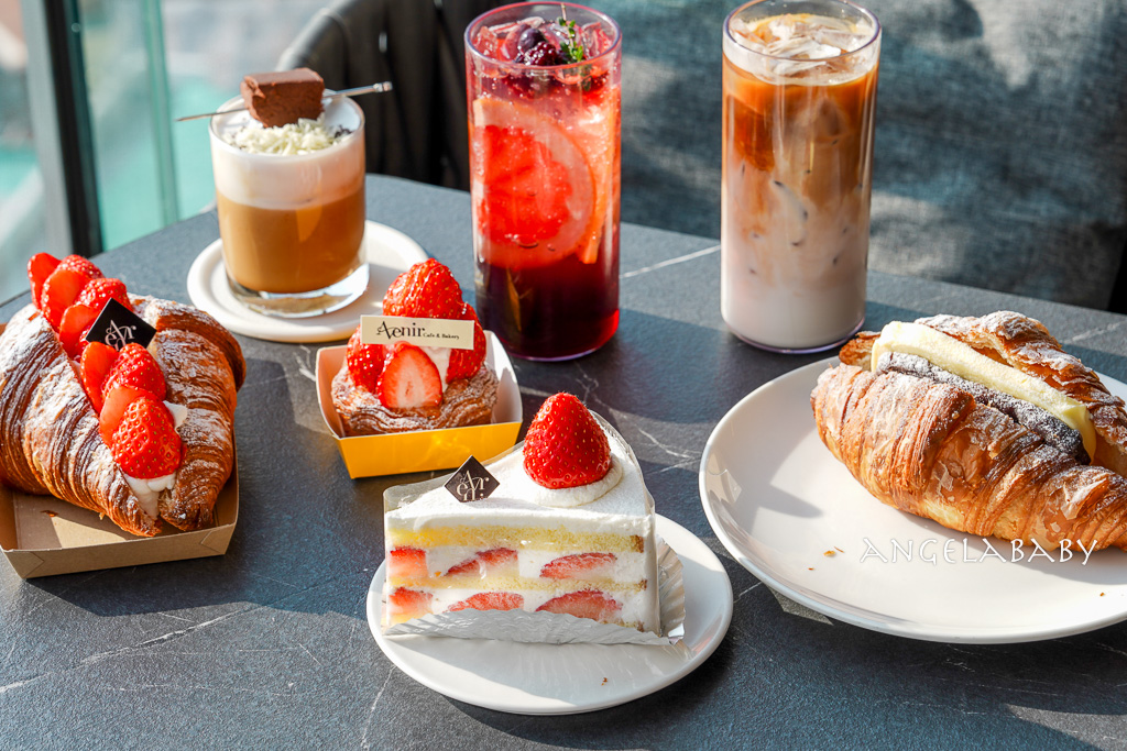 釜山市區景觀咖啡廳『Avenir (아브니르)』地鐵走路就可以抵達、好吃草莓可頌 @梅格(Angelababy)享樂日記