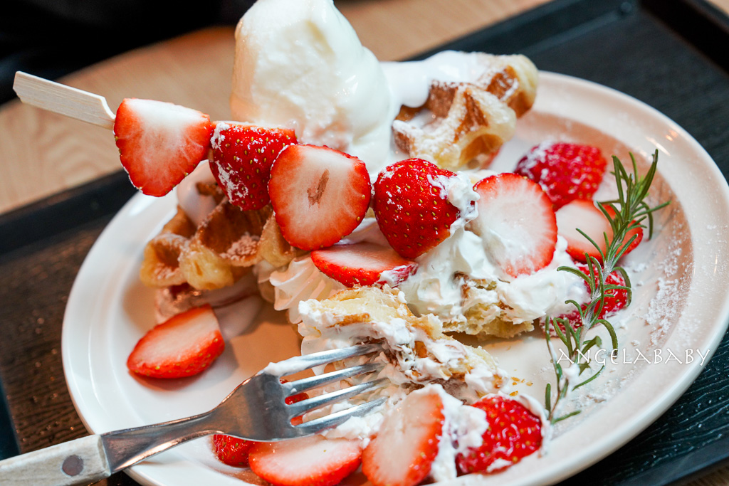 南浦洞咖啡廳『더타임나우&nbsp;The Time Now』超萌科基狗狗的主題咖啡 @梅格(Angelababy)享樂日記