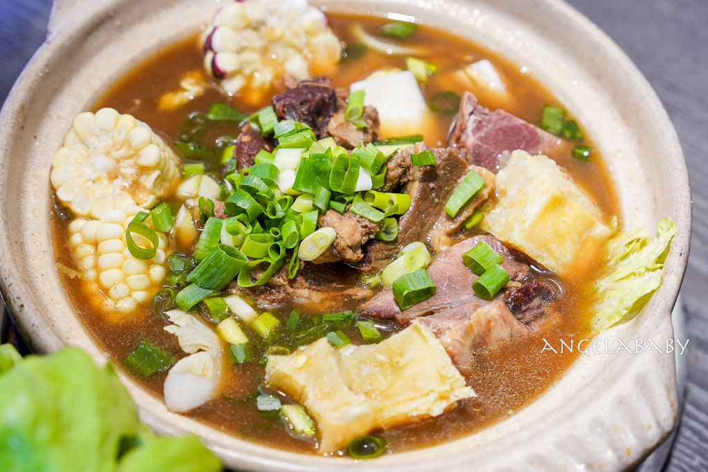 新莊站美食｜cp超高的老字號牛肉鍋『新樁牛』原新莊牛肉大王、牛腩鍋350元料多實在 @梅格(Angelababy)享樂日記