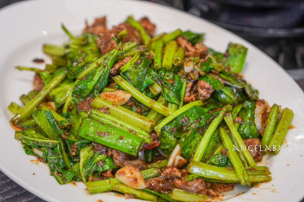 新莊站美食｜cp超高的老字號牛肉鍋『新樁牛』原新莊牛肉大王、牛腩鍋350元料多實在 @梅格(Angelababy)享樂日記
