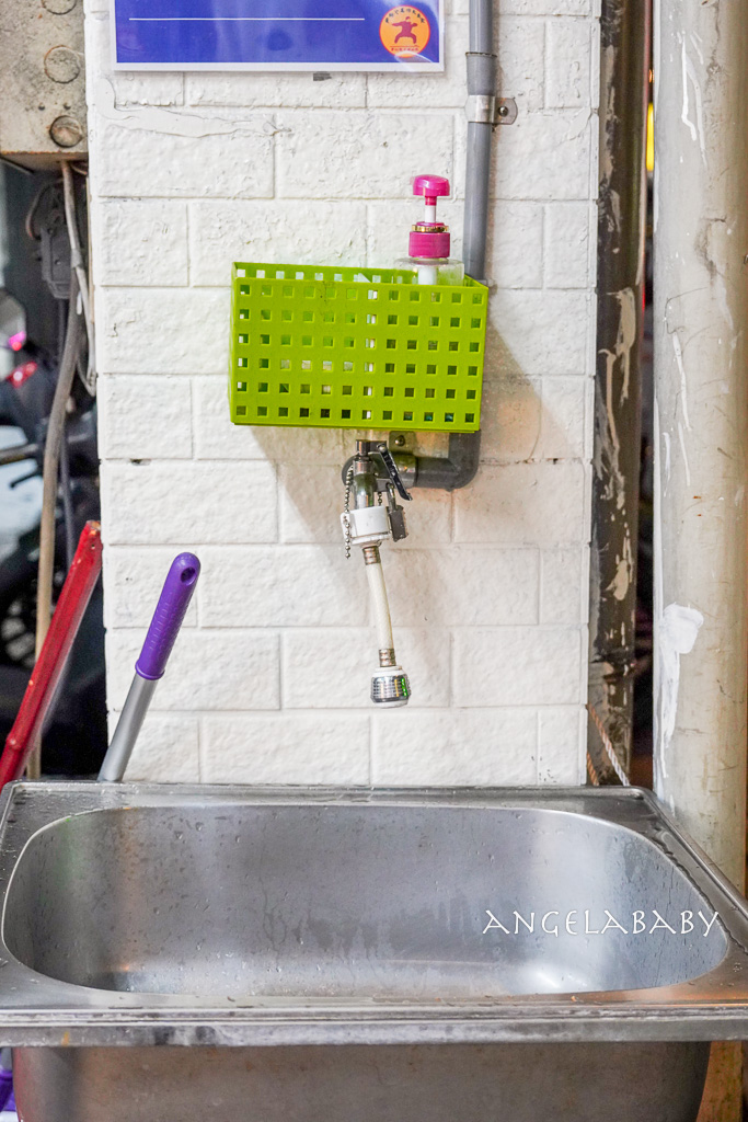 延三夜市、大橋頭站銅板美食推薦『黃師父真功夫美食』花生粉爆滿的豬血糕、肥滋滋入口即化的刈包 @梅格(Angelababy)享樂日記