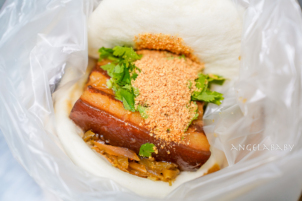 延三夜市、大橋頭站銅板美食推薦『黃師父真功夫美食』花生粉爆滿的豬血糕、肥滋滋入口即化的刈包 @梅格(Angelababy)享樂日記