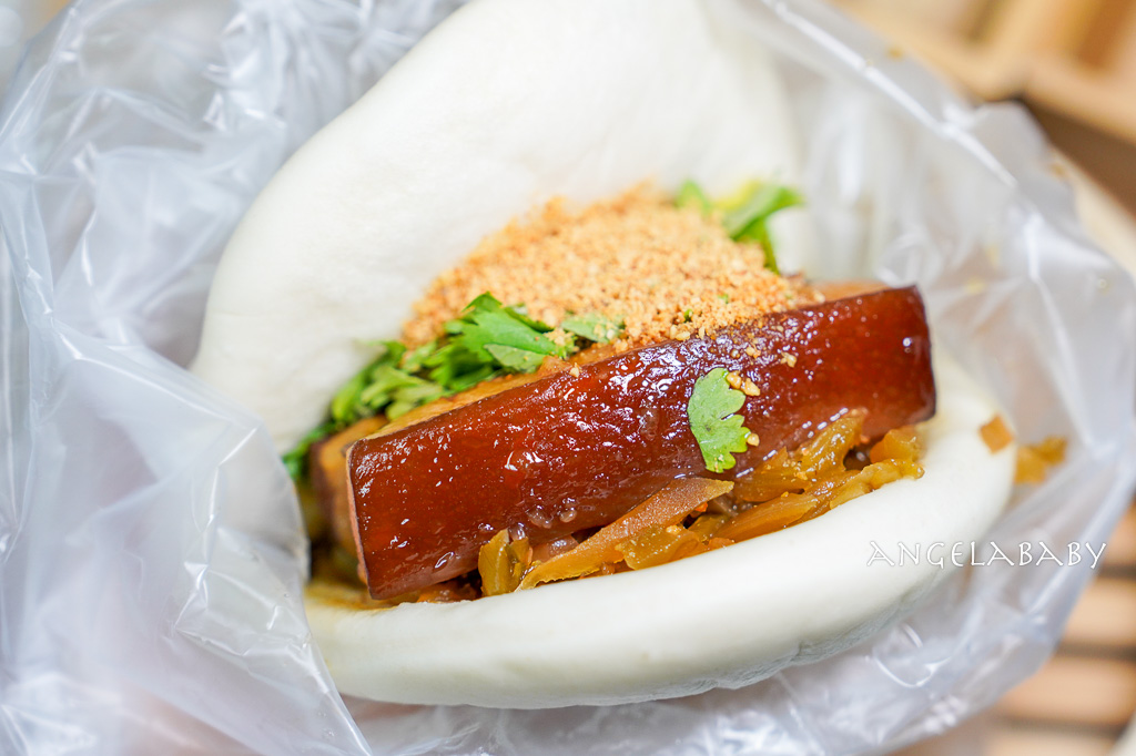 延三夜市、大橋頭站銅板美食推薦『黃師父真功夫美食』花生粉爆滿的豬血糕、肥滋滋入口即化的刈包 @梅格(Angelababy)享樂日記