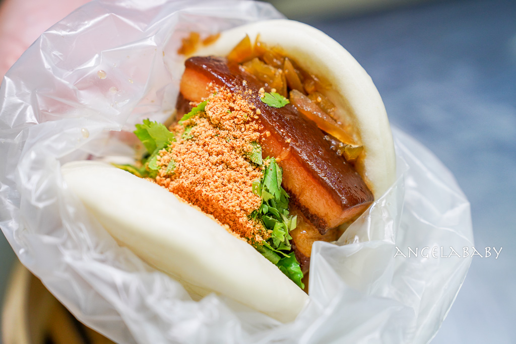 延三夜市、大橋頭站銅板美食推薦『黃師父真功夫美食』花生粉爆滿的豬血糕、肥滋滋入口即化的刈包 @梅格(Angelababy)享樂日記