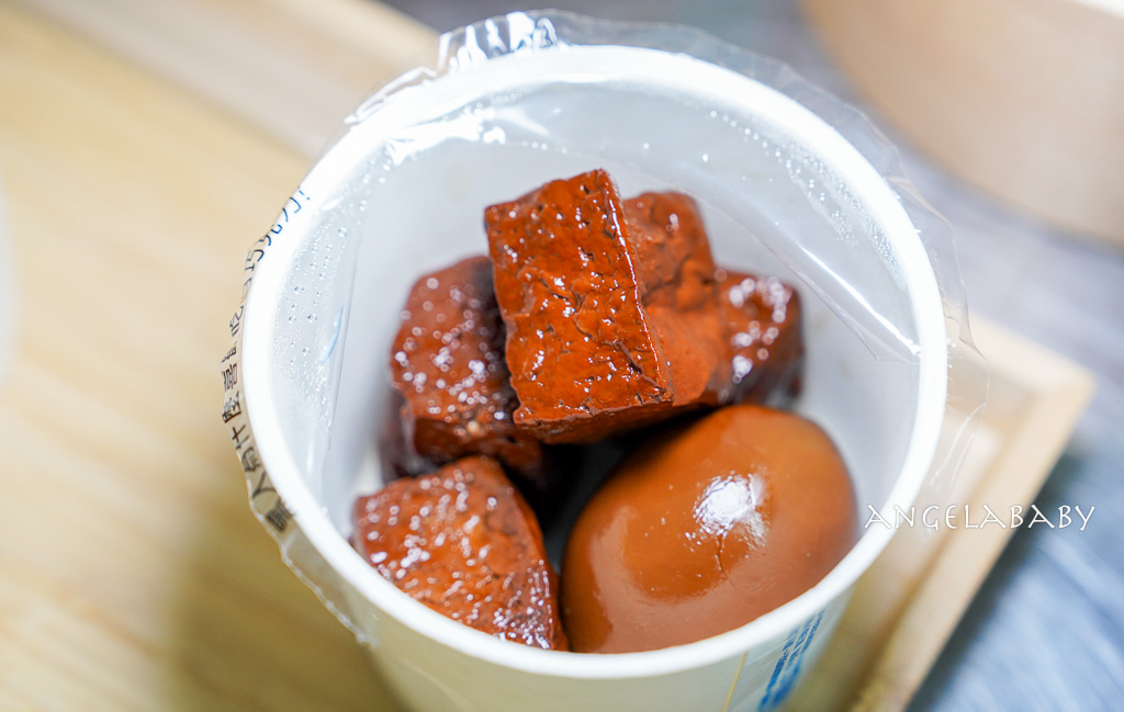 延三夜市、大橋頭站銅板美食推薦『黃師父真功夫美食』花生粉爆滿的豬血糕、肥滋滋入口即化的刈包 @梅格(Angelababy)享樂日記