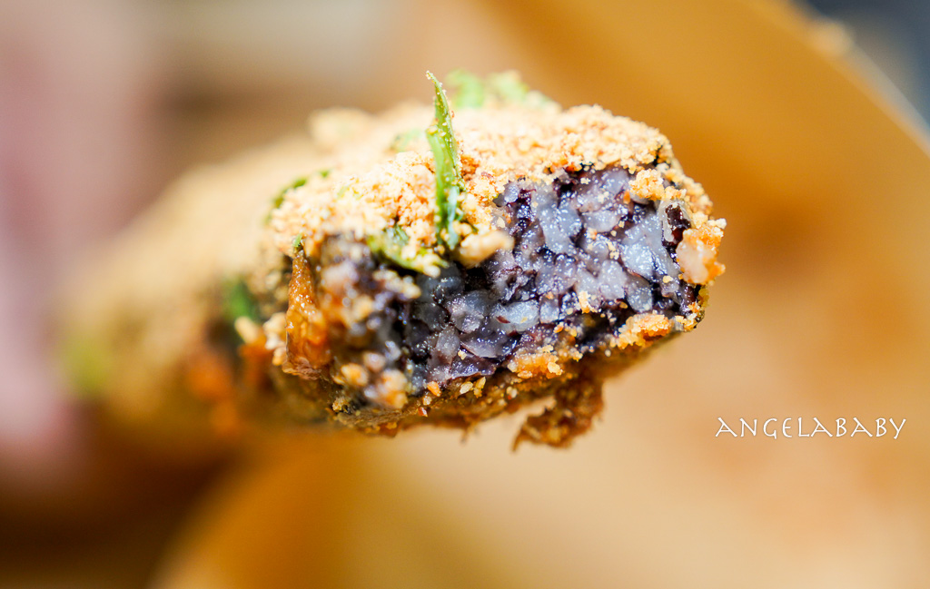 延三夜市、大橋頭站銅板美食推薦『黃師父真功夫美食』花生粉爆滿的豬血糕、肥滋滋入口即化的刈包 @梅格(Angelababy)享樂日記