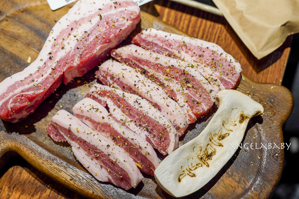 弘大烤肉推薦『猪名家延南店』菜單、免動手烤肉推薦，naver4.58分 @梅格(Angelababy)享樂日記