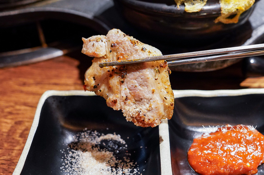 弘大烤肉推薦『猪名家延南店』菜單、免動手烤肉推薦，naver4.58分 @梅格(Angelababy)享樂日記