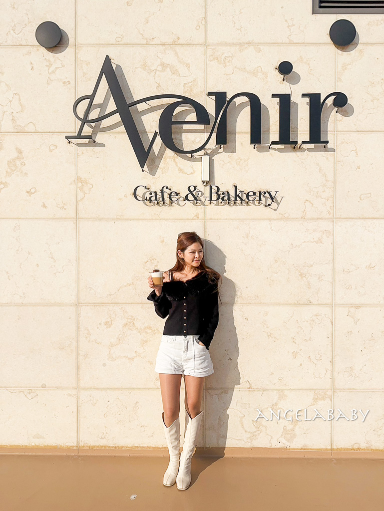 釜山市區景觀咖啡廳『Avenir (아브니르)』地鐵走路就可以抵達、好吃草莓可頌 @梅格(Angelababy)享樂日記