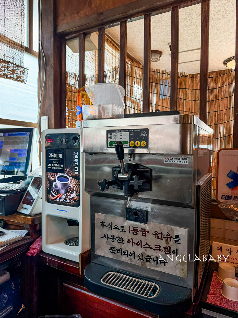 機張美食｜巨無霸鐵鍋馬鈴薯豬脊骨湯『정관왕감자탕 정관본점』王土豆湯總店 @梅格(Angelababy)享樂日記