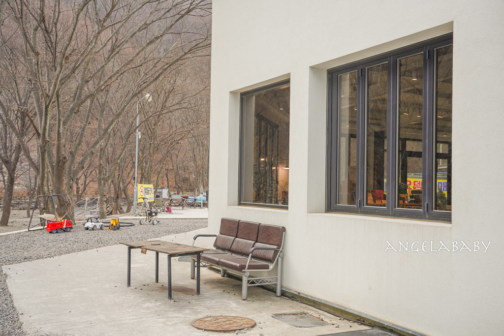 釜山一日遊推薦『青松冰谷』청송 얼음골，巨型冰雕石壁宛如冰雪奇緣電影場景 @梅格(Angelababy)享樂日記