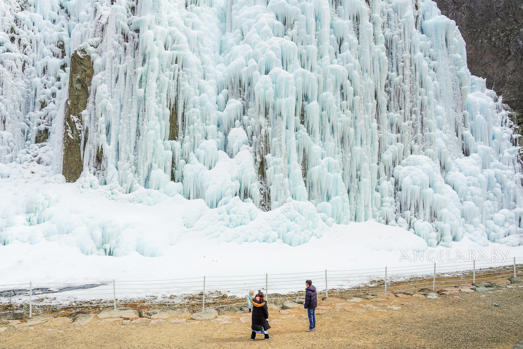 釜山一日遊推薦『青松冰谷』청송 얼음골，巨型冰雕石壁宛如冰雪奇緣電影場景 @梅格(Angelababy)享樂日記