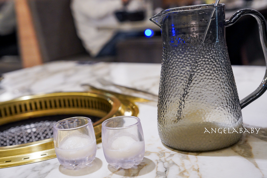 信義區cp值最高和牛燒肉『老井極上燒肉 台北信義店』菜單、雞白湯喝到飽 @梅格(Angelababy)享樂日記