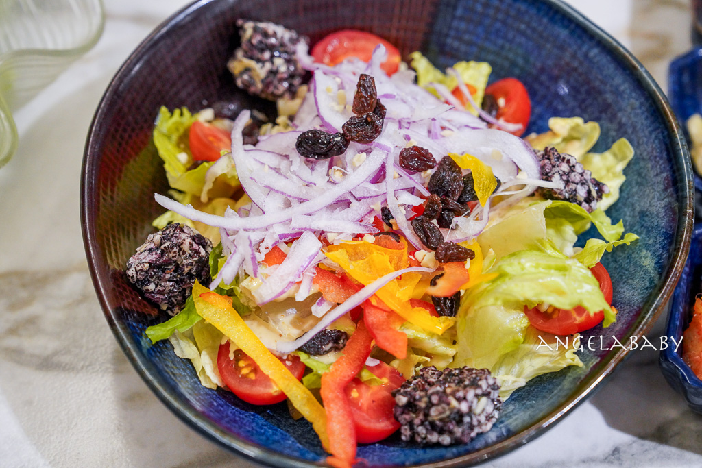 信義區cp值最高和牛燒肉『老井極上燒肉 台北信義店』菜單、雞白湯喝到飽 @梅格(Angelababy)享樂日記