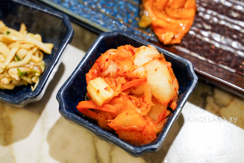 信義區cp值最高和牛燒肉『老井極上燒肉 台北信義店』菜單、雞白湯喝到飽 @梅格(Angelababy)享樂日記