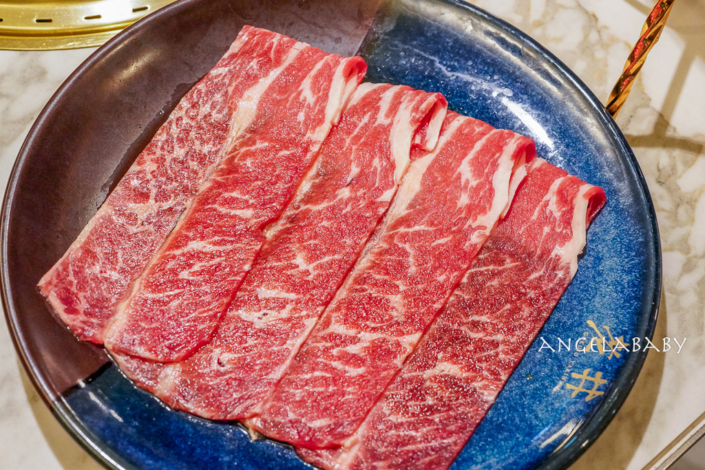 信義區cp值最高和牛燒肉『老井極上燒肉 台北信義店』菜單、雞白湯喝到飽 @梅格(Angelababy)享樂日記