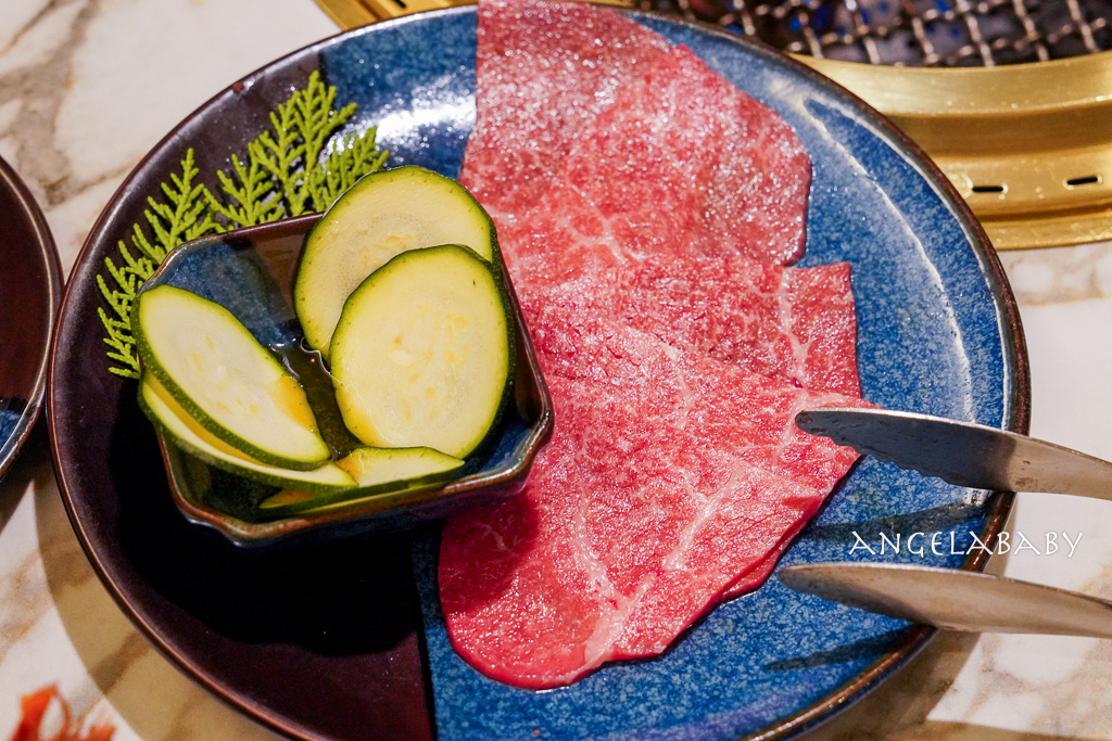 信義區cp值最高和牛燒肉『老井極上燒肉 台北信義店』菜單、雞白湯喝到飽 @梅格(Angelababy)享樂日記