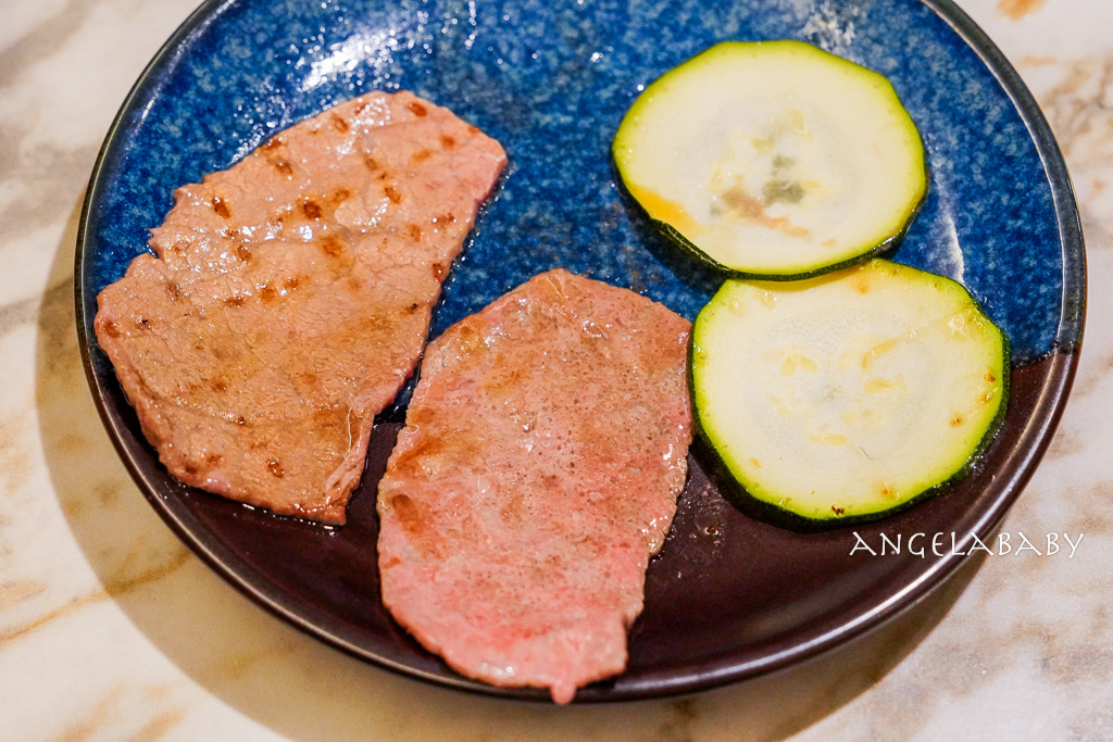 信義區cp值最高和牛燒肉『老井極上燒肉 台北信義店』菜單、雞白湯喝到飽 @梅格(Angelababy)享樂日記