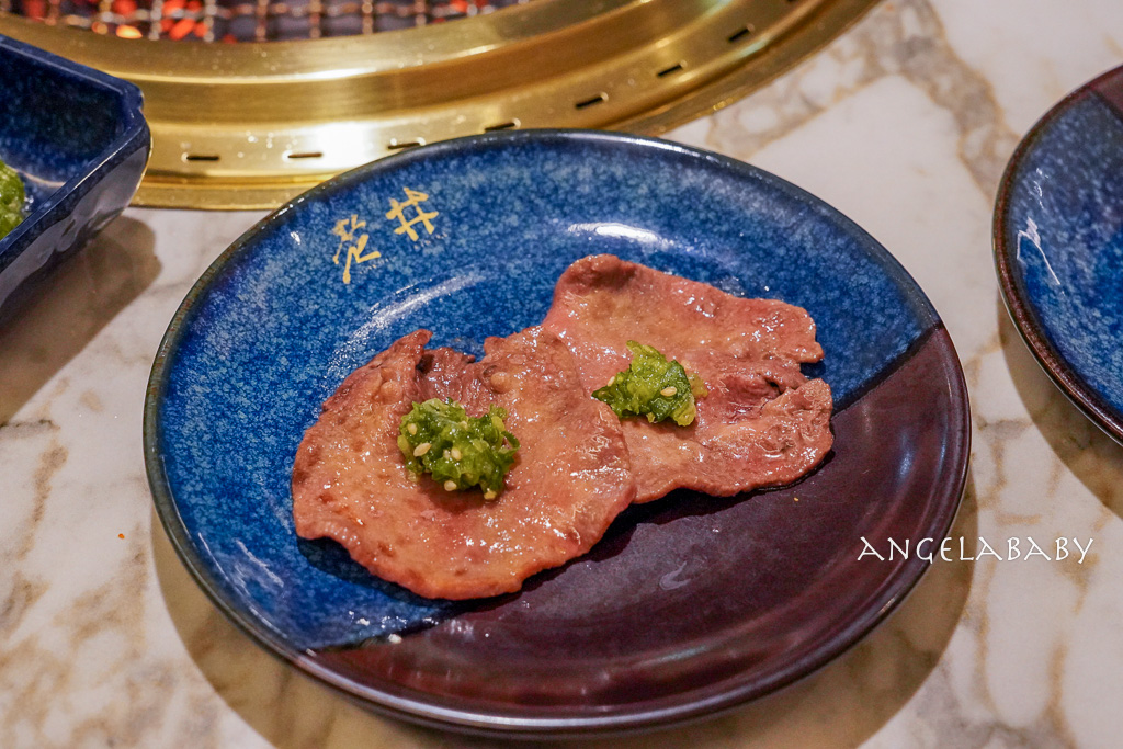 信義區cp值最高和牛燒肉『老井極上燒肉 台北信義店』菜單、雞白湯喝到飽 @梅格(Angelababy)享樂日記