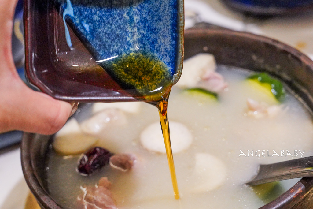 信義區cp值最高和牛燒肉『老井極上燒肉 台北信義店』菜單、雞白湯喝到飽 @梅格(Angelababy)享樂日記