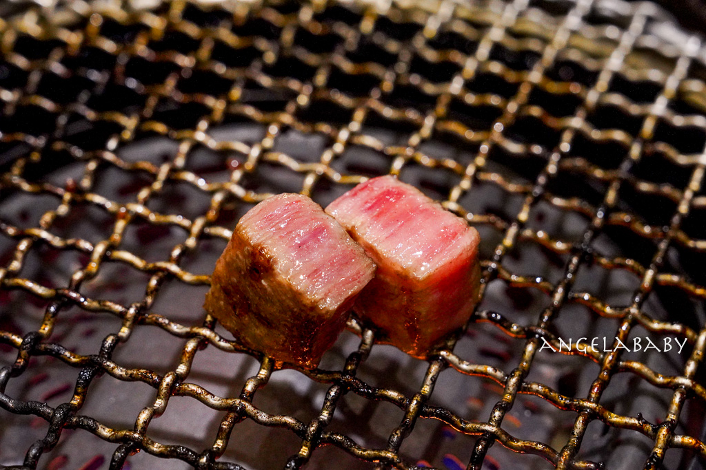 信義區cp值最高和牛燒肉『老井極上燒肉 台北信義店』菜單、雞白湯喝到飽 @梅格(Angelababy)享樂日記