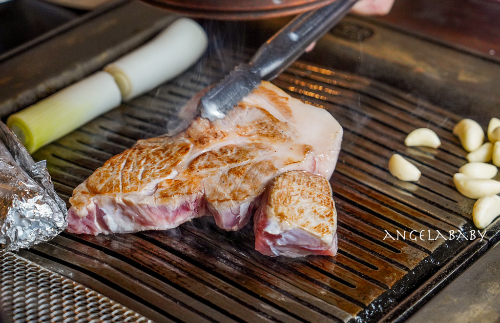 中山站韓國烤肉『金豬食堂 Gold Pig Taiwan』訂位方式、韓國米其林燒肉首家海外店，金豬食堂菜單 @梅格(Angelababy)享樂日記