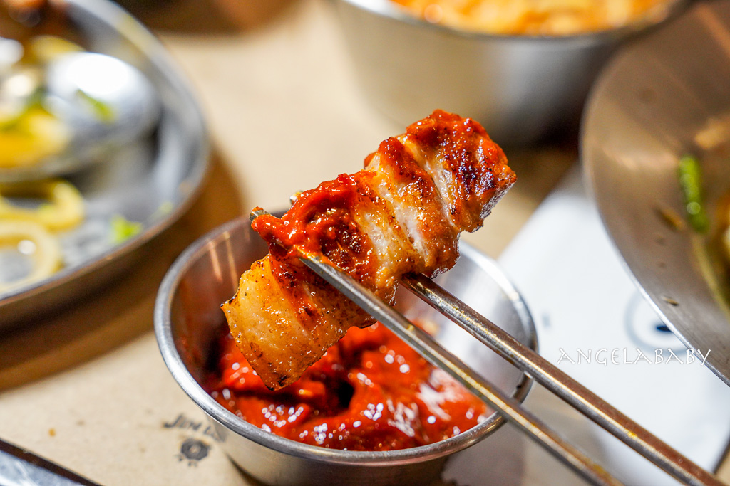 中山站韓國烤肉『金豬食堂 Gold Pig Taiwan』訂位方式、韓國米其林燒肉首家海外店，金豬食堂菜單 @梅格(Angelababy)享樂日記