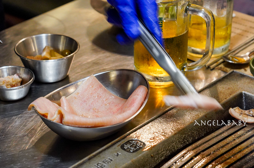 中山站韓國烤肉『金豬食堂 Gold Pig Taiwan』訂位方式、韓國米其林燒肉首家海外店，金豬食堂菜單 @梅格(Angelababy)享樂日記