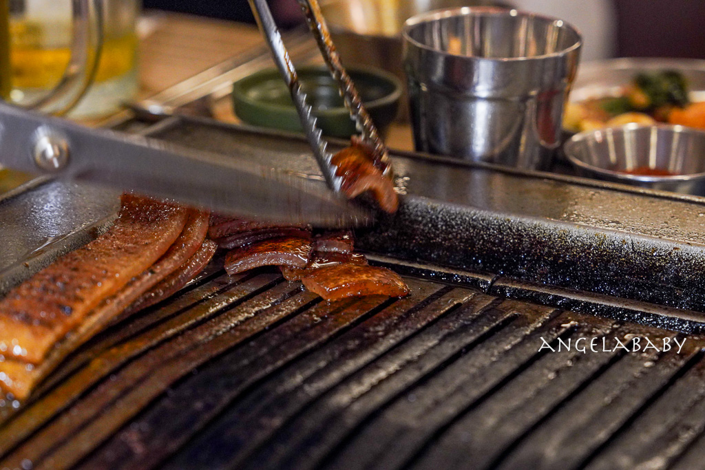 中山站韓國烤肉『金豬食堂 Gold Pig Taiwan』訂位方式、韓國米其林燒肉首家海外店，金豬食堂菜單 @梅格(Angelababy)享樂日記