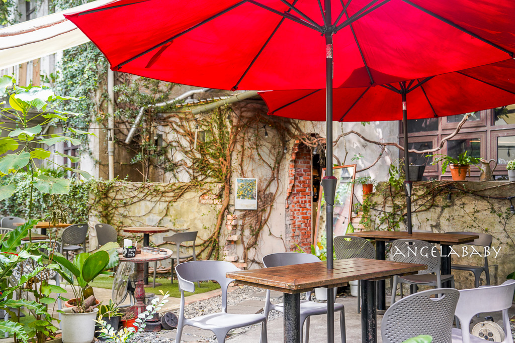 大安森林公園站廢墟風咖啡 『2J CAFE』 一秒掉入都市裡的秘密花園 @梅格(Angelababy)享樂日記