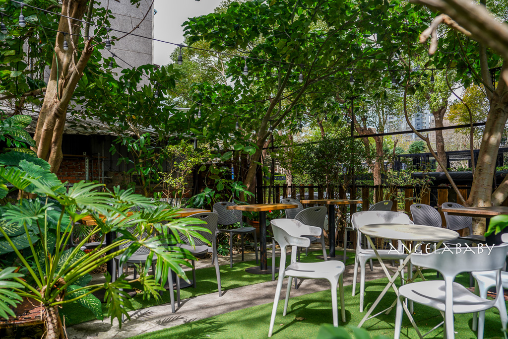 大安森林公園站廢墟風咖啡 『2J CAFE』 一秒掉入都市裡的秘密花園 @梅格(Angelababy)享樂日記