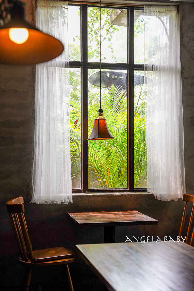 大安森林公園站廢墟風咖啡 『2J CAFE』 一秒掉入都市裡的秘密花園 @梅格(Angelababy)享樂日記