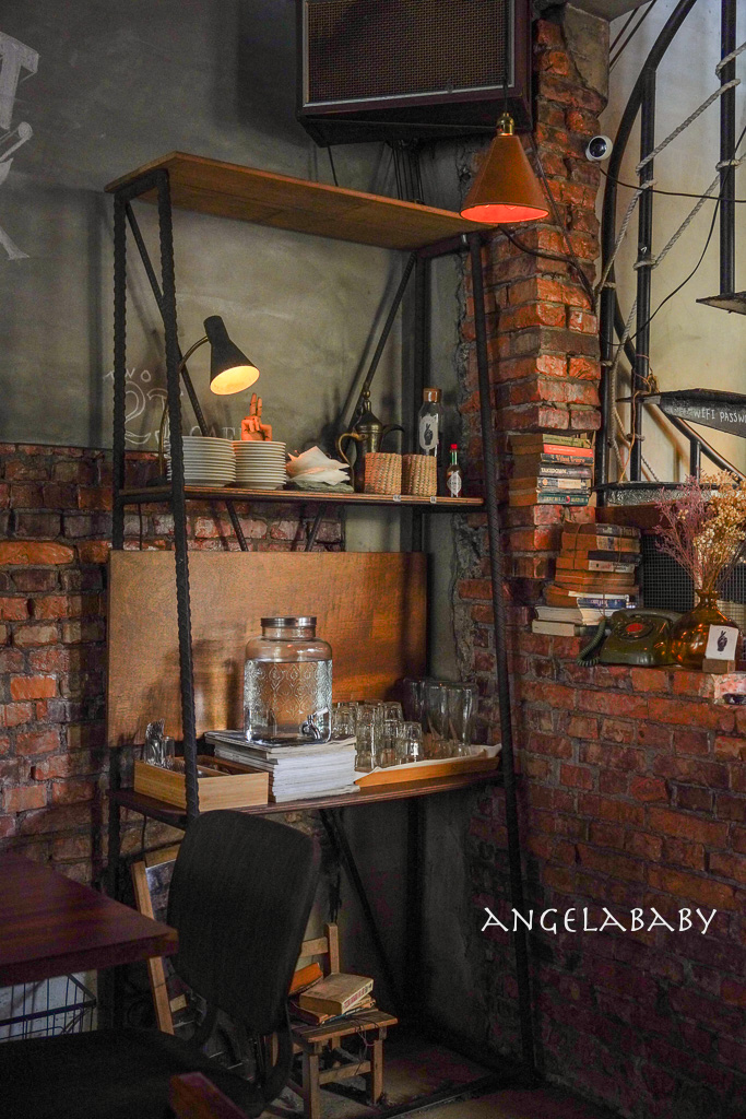 大安森林公園站廢墟風咖啡 『2J CAFE』 一秒掉入都市裡的秘密花園 @梅格(Angelababy)享樂日記